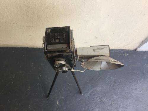 VINTAGE JAPANESE YASHIKOR CAMERA ON TRIPOD