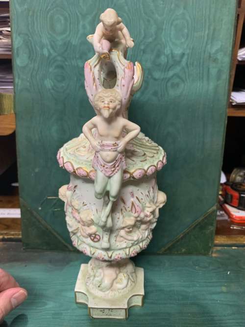 PAIR OF BEAUTIFUL CHERUB VASES ( 30 CM )
