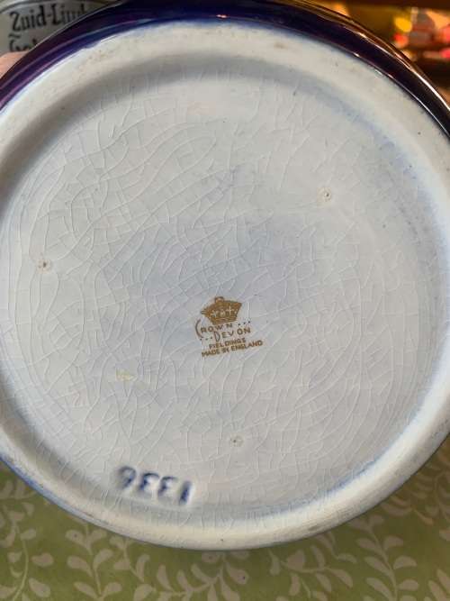 RARE CROWN DEVON TOBACCO JAR IN GOOD CONDITION ( 14 CM )