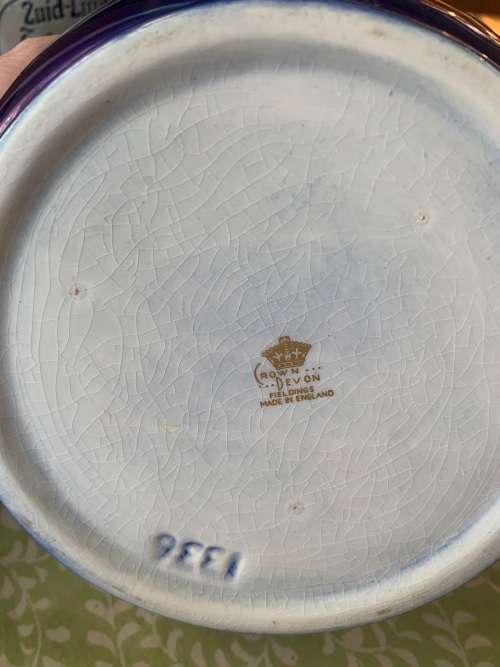 RARE CROWN DEVON TOBACCO JAR IN GOOD CONDITION ( 14 CM )