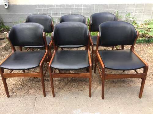 SET OF 6 MID CENTURY CHAIRS IN GOOD CONDITION