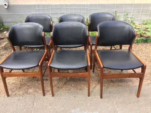 SET OF 6 MID CENTURY CHAIRS IN GOOD CONDITION