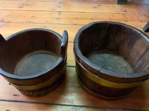 Twee Kaapse Balies ( Teebalie en Soutbalie )25 x 24 x 15, 22 x 23 x 17 cm