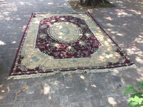 PERSIAN RUG ( 317 X 194 CM )