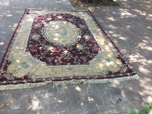 PERSIAN RUG ( 317 X 194 CM )