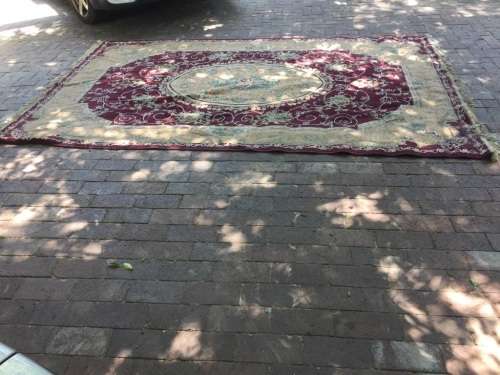 PERSIAN RUG ( 317 X 194 CM )