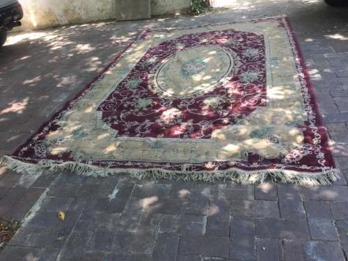 PERSIAN RUG ( 317 X 194 CM )