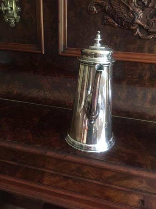 Beautiful pair of Hallmarked Silver Coffee Pots ( London , 24 cm high )