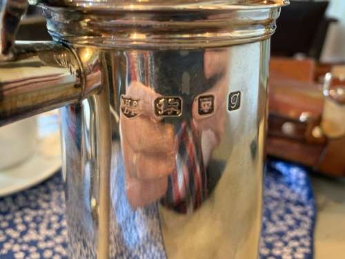 Beautiful pair of Hallmarked Silver Coffee Pots ( London , 24 cm high )