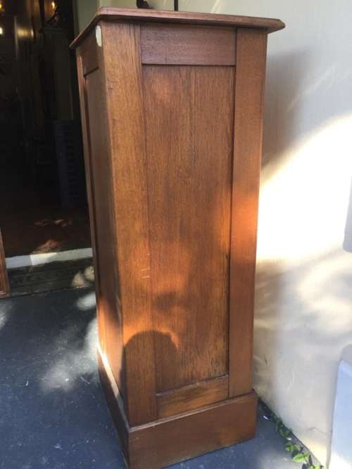 BEAUTIFUL OAK ROLLDOOR FILING CABINET IN GOOD CONDITION