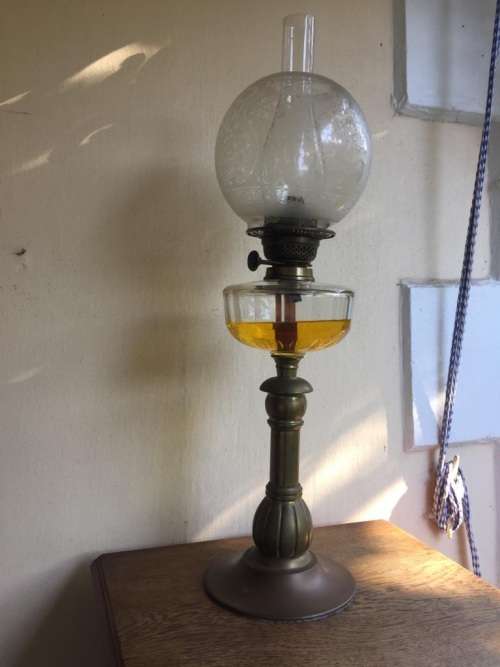 VINTAGE BRASS OIL LAMP ( WORKING ) 70 cm
