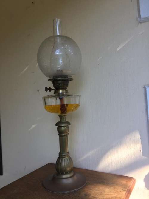 VINTAGE BRASS OIL LAMP ( WORKING ) 70 cm