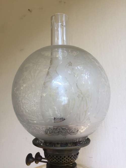 VINTAGE BRASS OIL LAMP ( WORKING ) 70 cm