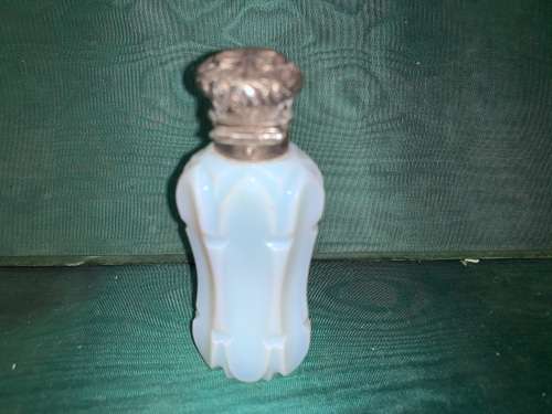 VINTAGE PERFUME BOTTLE ( 10 CM )