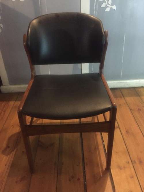 SET OF 6 MID CENTURY CHAIRS IN GOOD CONDITION