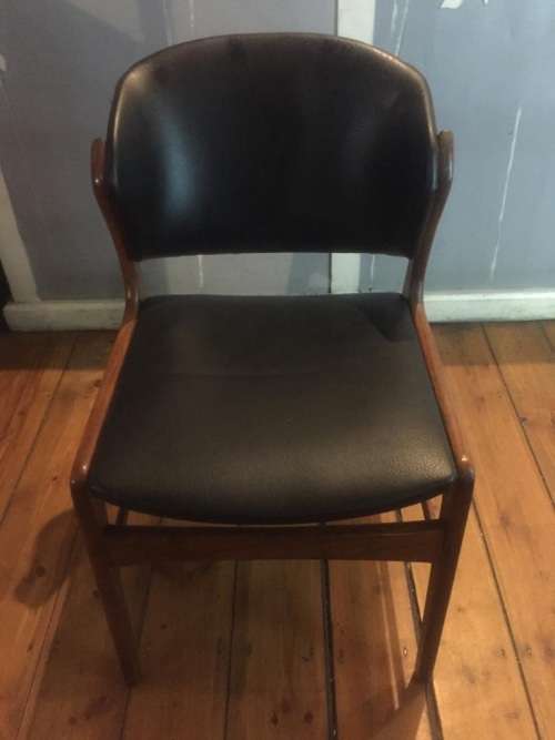 SET OF 6 MID CENTURY CHAIRS IN GOOD CONDITION