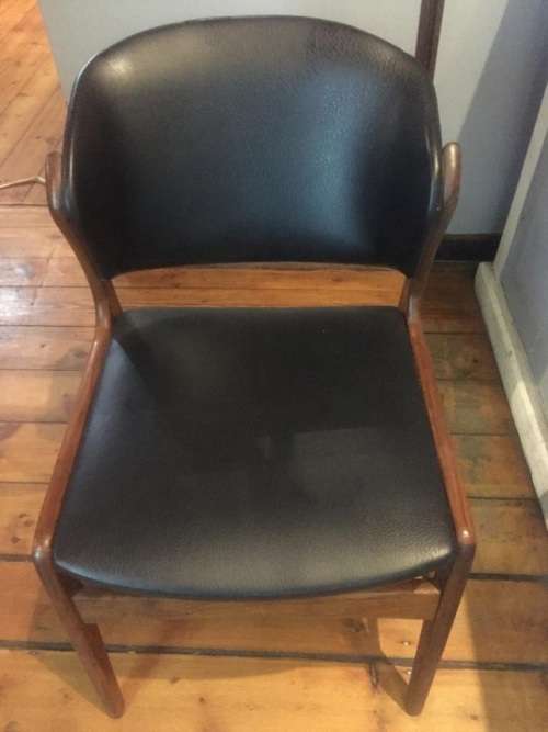 SET OF 6 MID CENTURY CHAIRS IN GOOD CONDITION