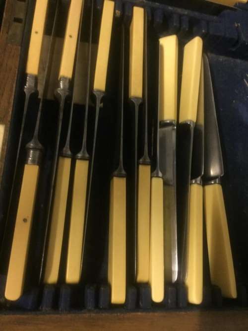 CANTEEN OF CUTLERY IN BEAUTIFUL OAK CABINET (119 Pieces )