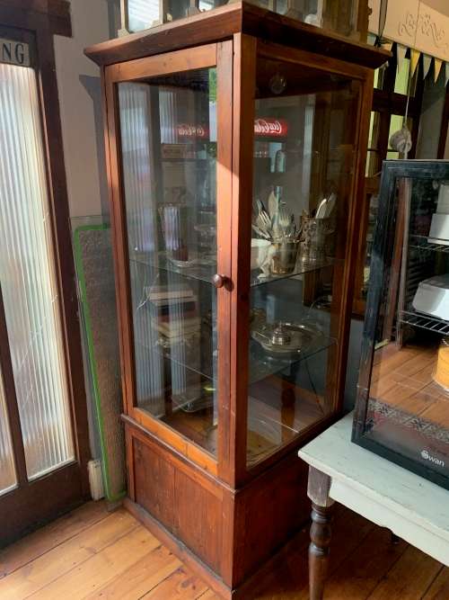 OREGON PINE DISPLAY CABINET ( 198 x 70 x 70 cm )