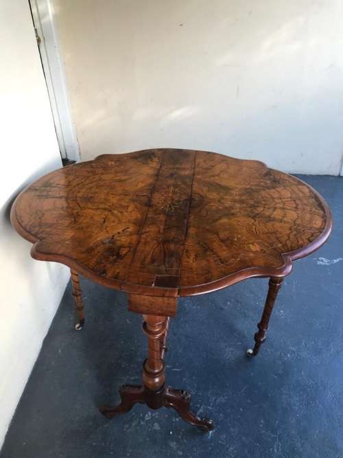 Beautiful Victorian Burr Walnut Sutherland Table circa 1890