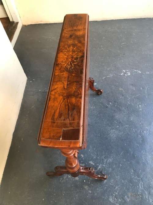 Beautiful Victorian Burr Walnut Sutherland Table circa 1890