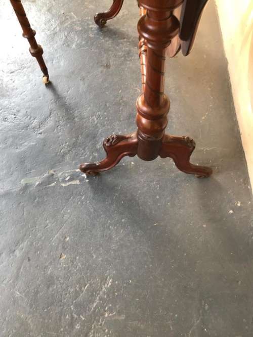 Beautiful Victorian Burr Walnut Sutherland Table circa 1890