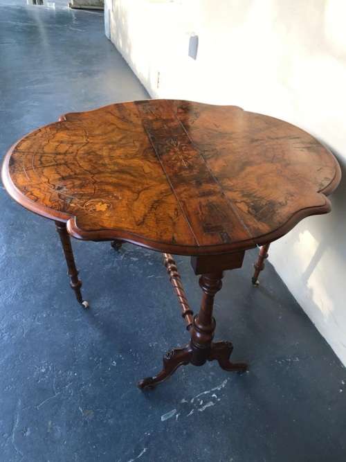 Beautiful Victorian Burr Walnut Sutherland Table circa 1890