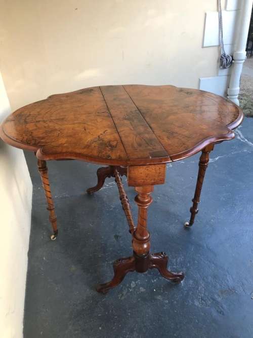 Beautiful Victorian Burr Walnut Sutherland Table circa 1890