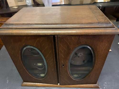 Beautiful Oak Tobacco Cabinet ( 30 x 28 x 20 cm when closed)