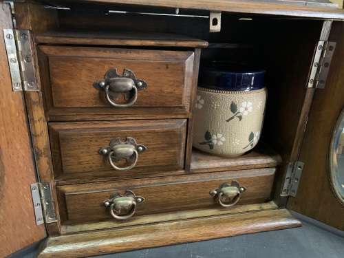 Beautiful Oak Tobacco Cabinet ( 30 x 28 x 20 cm when closed)
