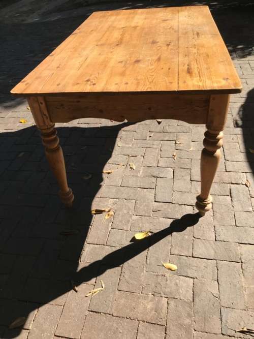 BEAUTIFUL OREGON DESK /TABLE IN GOOD ORIGINAL CONDITION (146 X 85 X 71 CM )