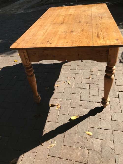 BEAUTIFUL OREGON DESK /TABLE IN GOOD ORIGINAL CONDITION (146 X 85 X 71 CM )