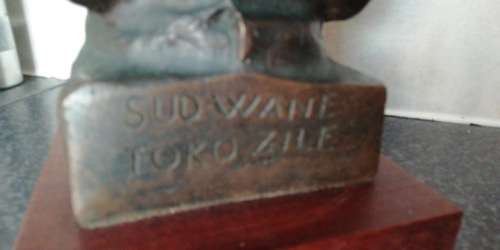 Rare Anton van Wouw Bronze : Sudwane Tokozile ( The Coffee Drinker ) 30 cm High