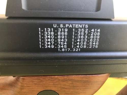 REPLICA TOMMY GUN ( THOMPSON SUBMACHINE GUN ) MADE IN HONG KONG ( DISPLAY ONLY )