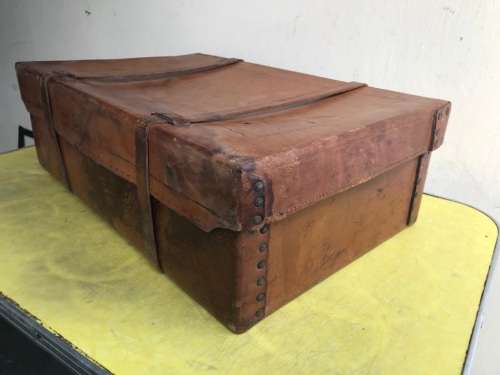 Vintage Leather Suitcase ( 60 x 40 x 20 cm )