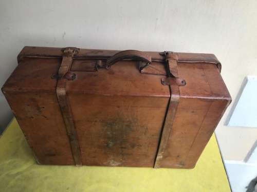Vintage Leather Suitcase ( 60 x 40 x 20 cm )