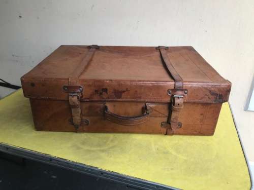 Vintage Leather Suitcase ( 60 x 40 x 20 cm )