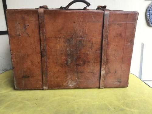 Vintage Leather Suitcase ( 60 x 40 x 20 cm )