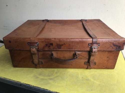 Vintage Leather Suitcase ( 60 x 40 x 20 cm )