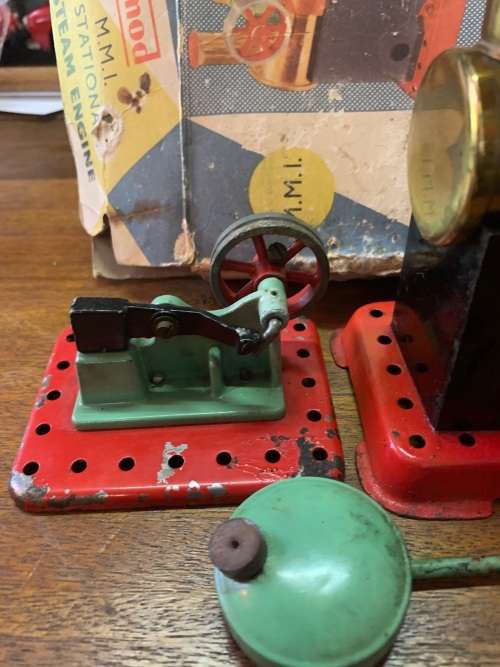 VINTAGE STEAM ENGINE ( WORKING )