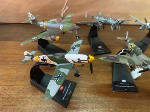 Collection of 6 Diecast Metal WW11 Planes ( 1/72 )