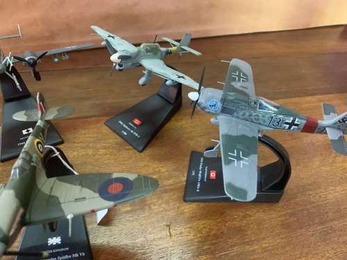 Collection of 6 Diecast Metal WW11 Planes ( 1/72 )