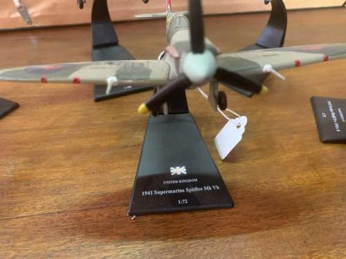 Collection of 6 Diecast Metal WW11 Planes ( 1/72 )
