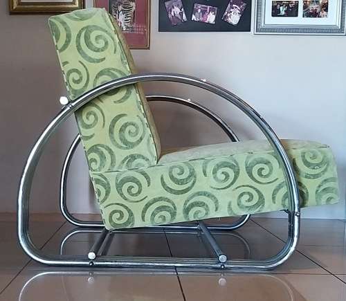 Rare Art Deco (KEM WEBER )Chrome Chair in good condition ( 88 x 83 x 83 cm )