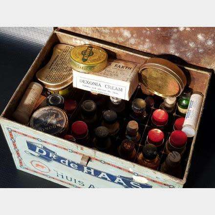 Dr De Haas Huis Apotheek Tin plus contents