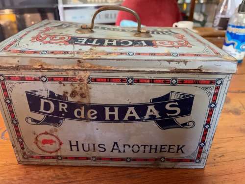 Dr De Haas Huis Apotheek Tin plus contents