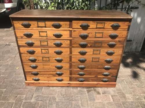Original Oregan Printers Cabinet in good condition ( 128 x 100 x 40 cm )