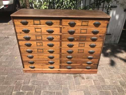 Original Oregan Printers Cabinet in good condition ( 128 x 100 x 40 cm )