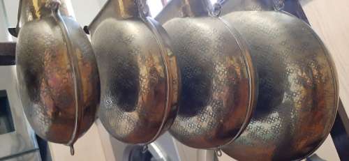 VINTAGE DINNERGONG IN GOOD WORKING CONDITION ( 80 x 56 x 33 cm )