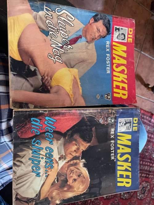 Photobooks/ Fotoverhaal: Die Masker ( Twee beskikbaar , bod is per boekie )